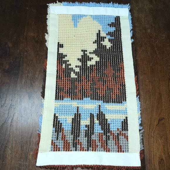 Vintage Nature Scene latch hook wall hanging - Picture 4 of 5